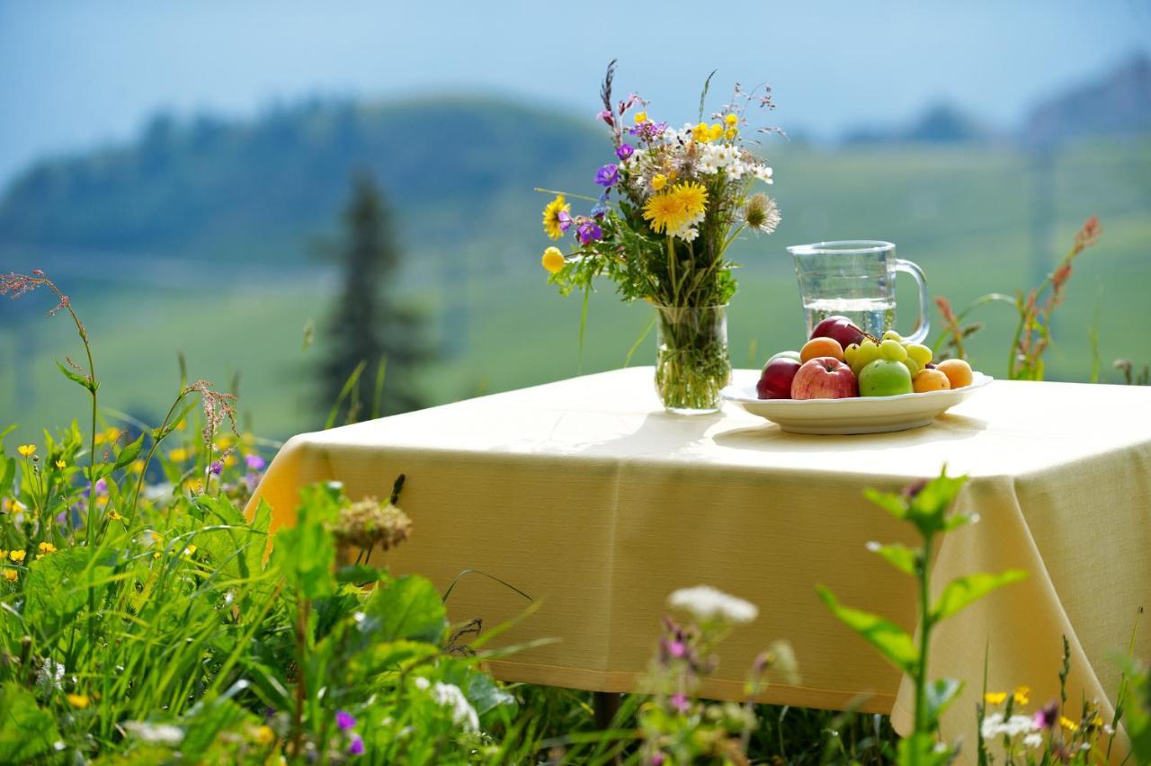 Hotel Restaurant Formarin Oberlech Esterno foto