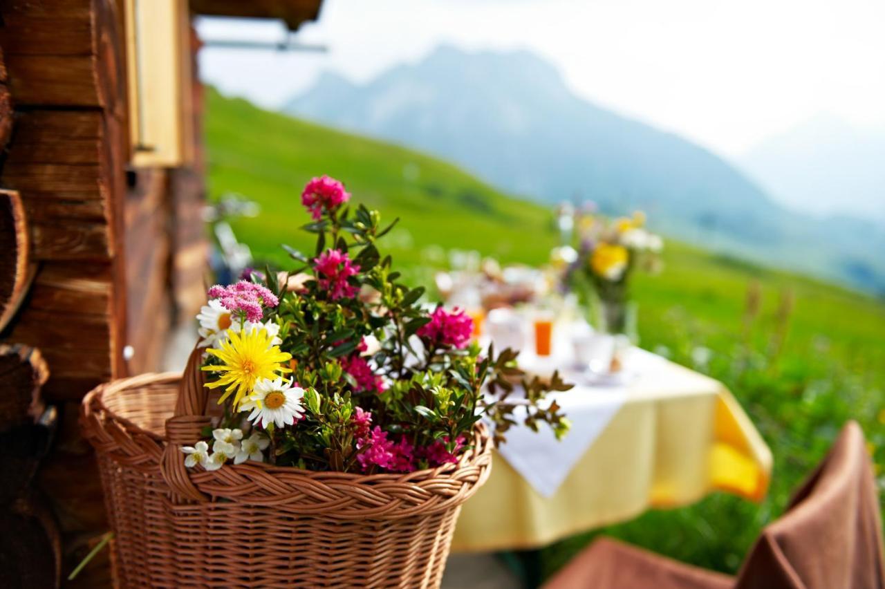 Hotel Restaurant Formarin Oberlech Esterno foto